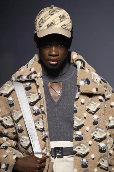 Look 29